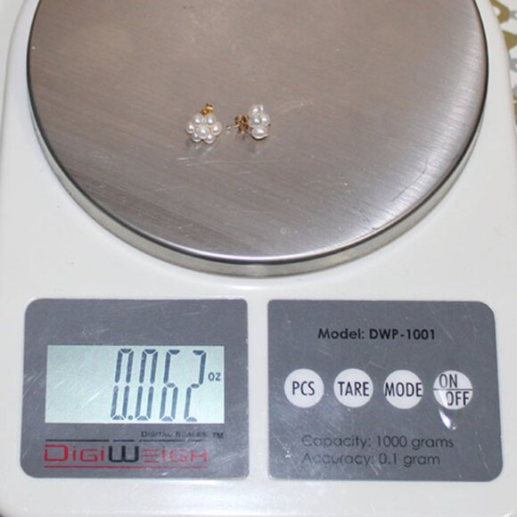 8.5 TCW CULTURED PEARL FLOWER EARRINGS IN 14K YELLOW GOLD - Picture 7 of 8